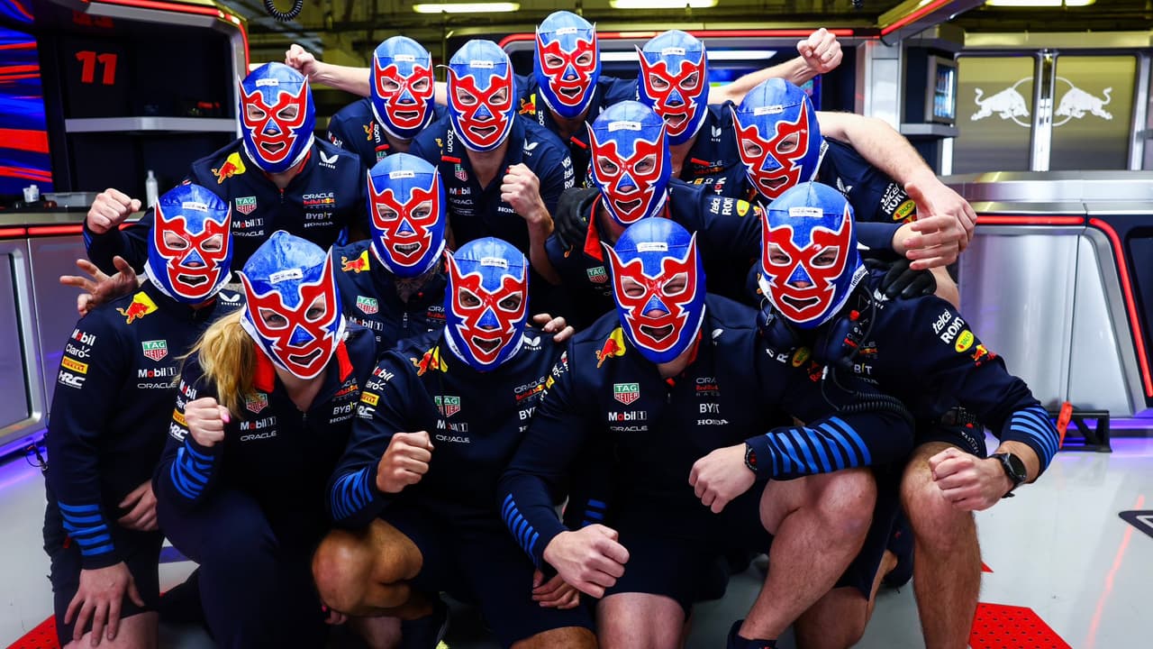 ¡El Red Bull 'Lucha Libre' Racing Team!