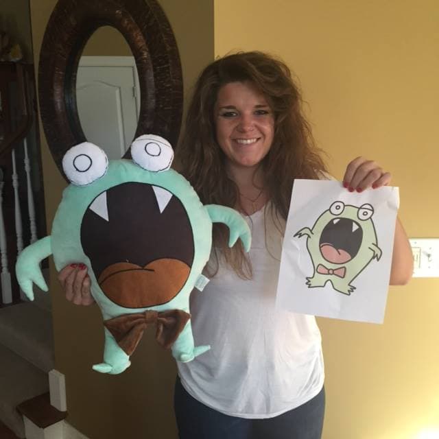 Budsies® es una compañía basada en Florida que, desde el 2013, ha creado más de 27,000 juguetes inspirados en dibujos de sus clientes y ha cumplido el sueño de niños de poder abrazar y jugar con sus ‘dibujos’ en más de 60 países.
<br>