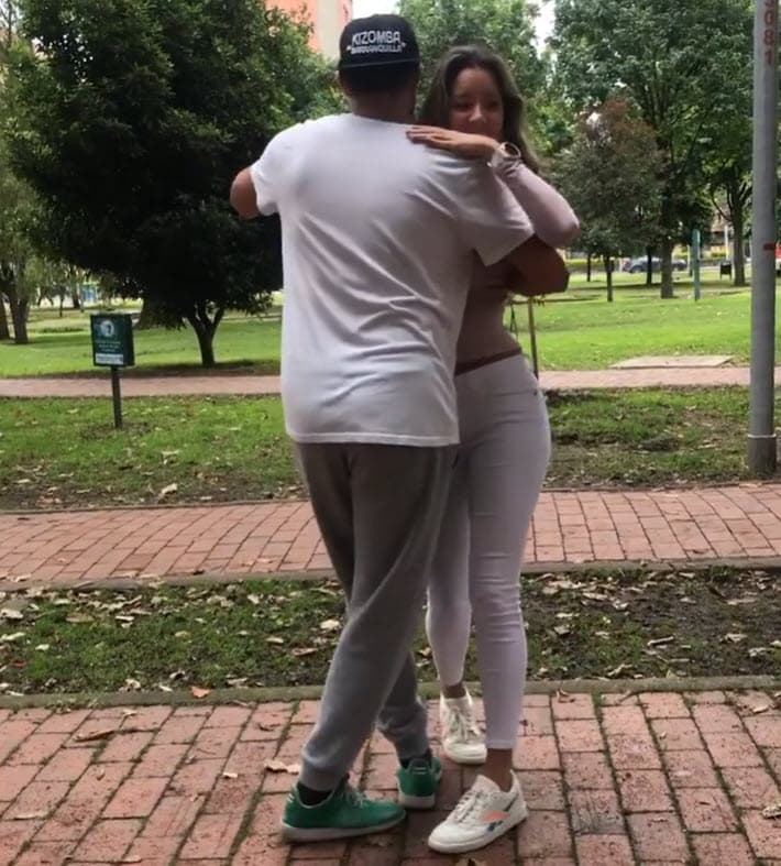 Hasta antes del inicio de la cuarentena por el coronavirus, a 
<b>Daniella Álvarez</b> se le veía bailar en sus videos de Instagram. No era algo raro, dado que se trata de una de sus pasiones y seguramente sus seguidores esperaban verla muy pronto dando sus mejores pasos en el exterior o tomando clases para aprender otro estilo de baile.