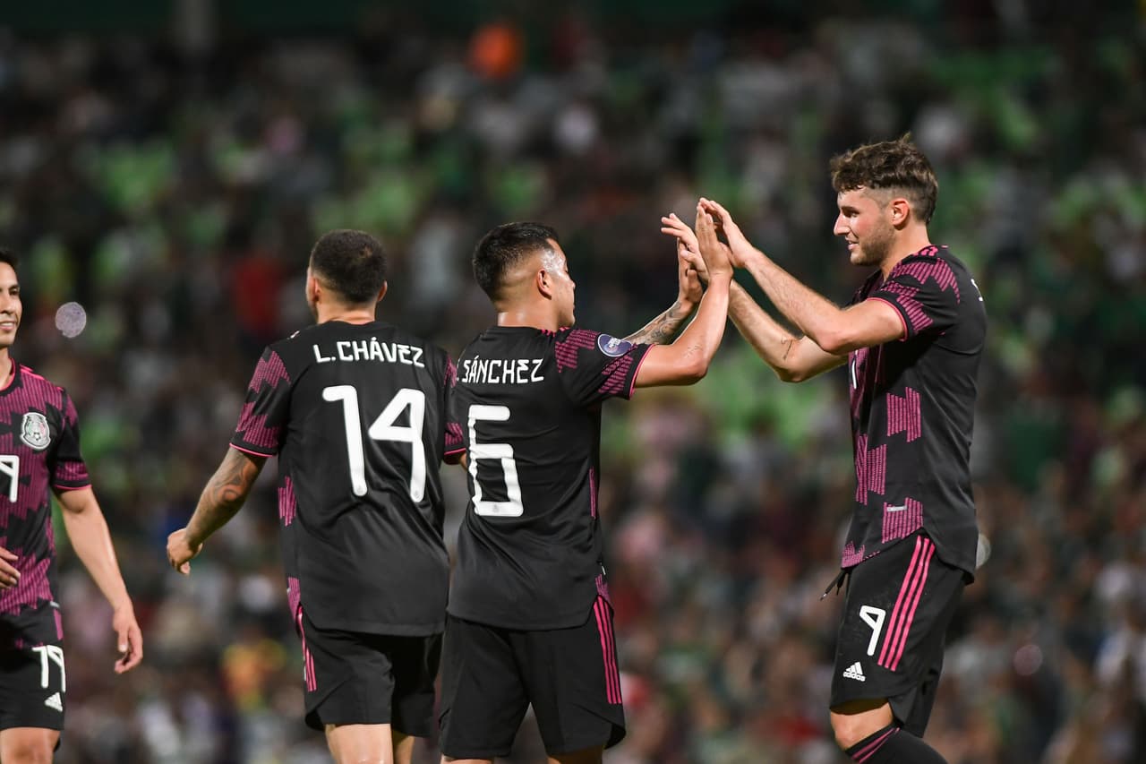 La goleada la inició Israel Reyes de volead y media vuelta al minuto 3. Henry Martín amplió la ventaja de pena al 40’ y Erick Sánchez cerró al cuenta al 94’.