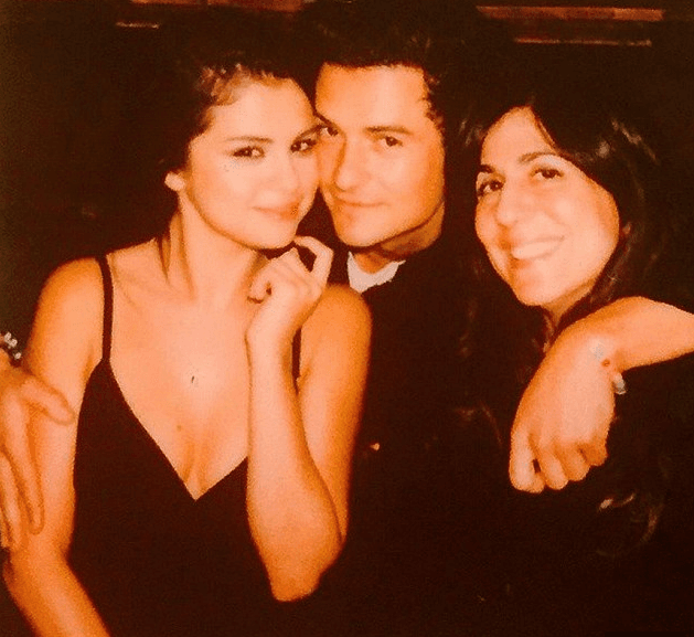 'Sel' se vio muy cariñosa con el actor en su cumpleaños, en el que los dos compartieron brindis, abrazos, pastel y tal vez algo más.