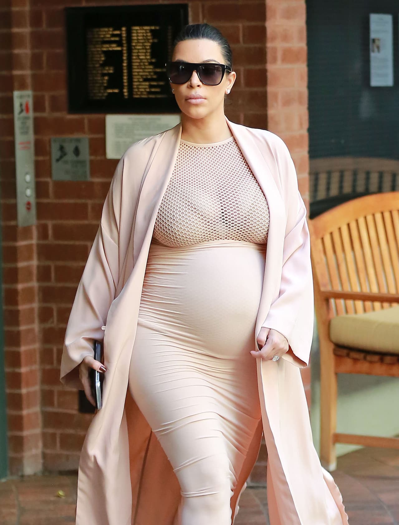 Su blusita dejaba muy poco a la imaginación.