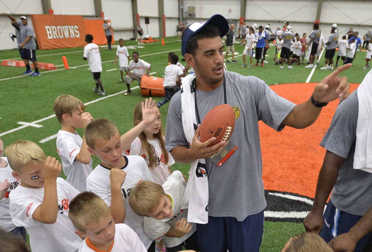 Tennessee sin firmar a Marcus Mariota porque quieren cláusulas de compensación