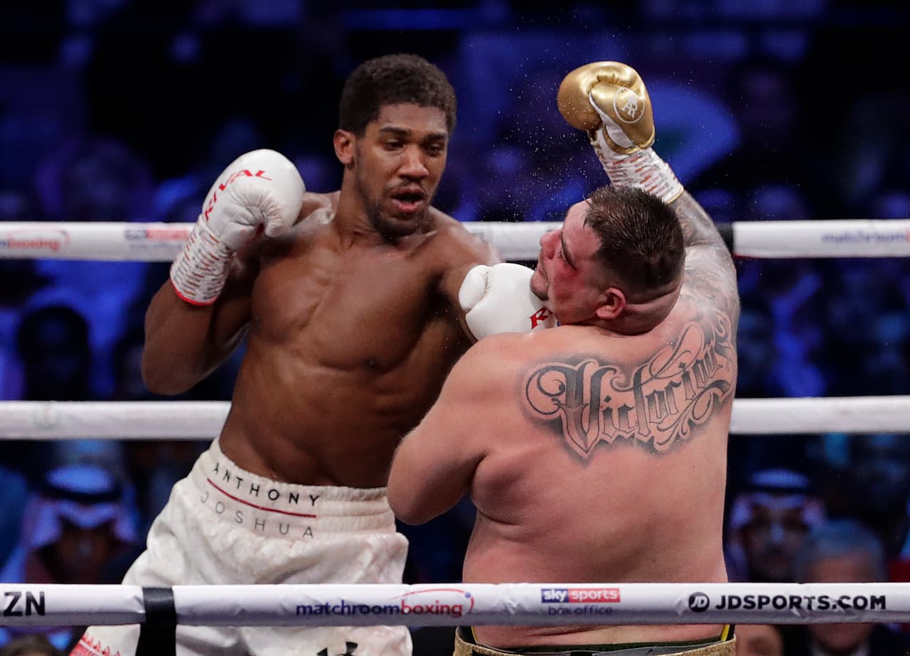 La revancha se dio en Arabia y Anthony Joshua venció al mexicano, que no fue ni la sombra de sí mismo cuando venció al campeón británico.