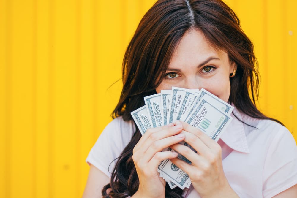 Esto quiere decir que cualquier signo, no importa cuál sea, que traten de ganar más dinerito, se recomienda que lo hagan mediante un pequeño negocio personal.