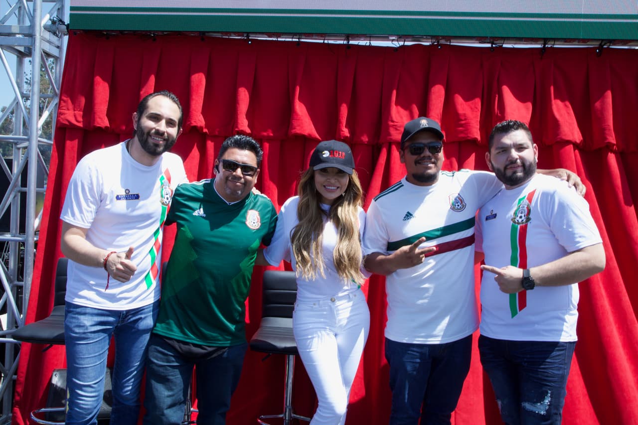 Y se tomaron la foto del recuerdo con ellos.