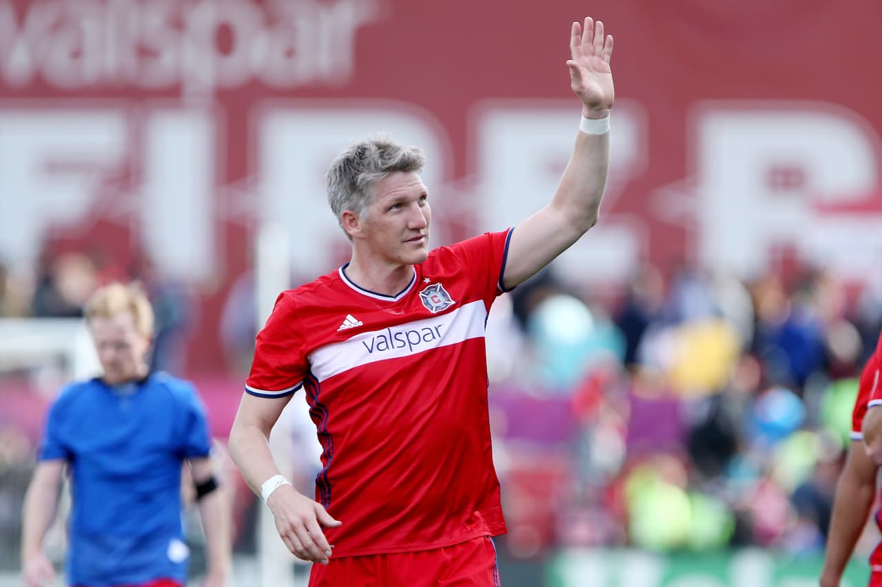 Con 35 años, Bastian Schweinsteiger anunció su retiro tras concluir la temporada regular con el Chicago Fire.