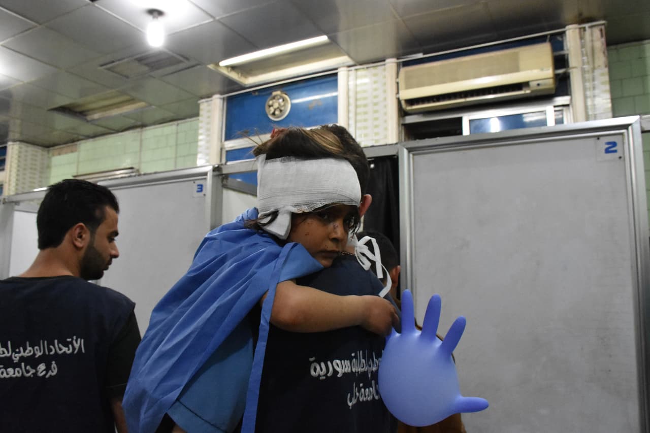 Un atentado contra autobuses de evacuados en Siria deja decenas de muertos