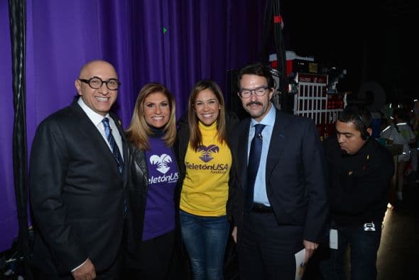 Mira los mejores momentos detrás de cámaras y en el escenario con todas las estrellas que llegaron a Teletón USA para participar en esta importante causa.