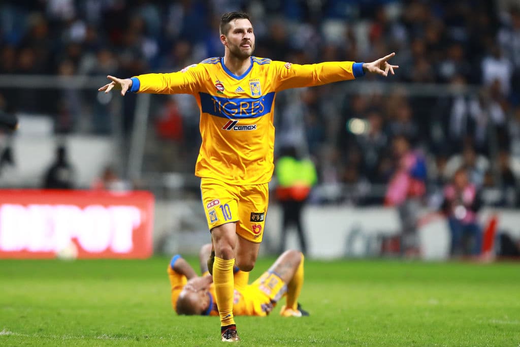 <b>André Pierre Gignac</b>:
<br>El delantero francés de Tigres, no solo llegó al fútbol mexicano para revolucionarlo, sino también para dejar su huella.