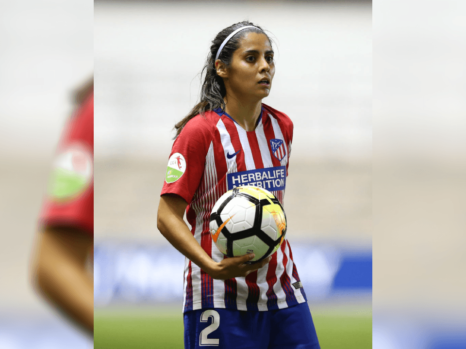 Inició jugando en La Liga española desde los 14 años.