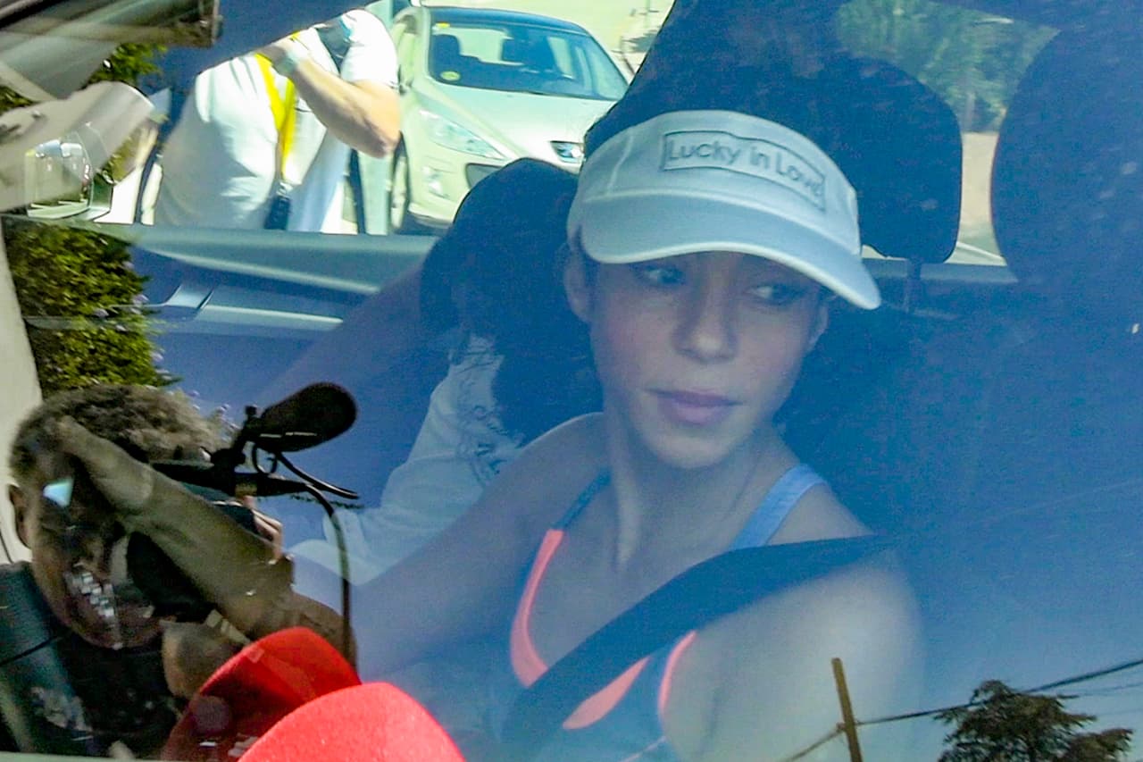 Supuestamente Piqué no está de acuerdo y están tratando el asunto por medio de abogados, según destacó el diario La Vanguardia. 
<br>