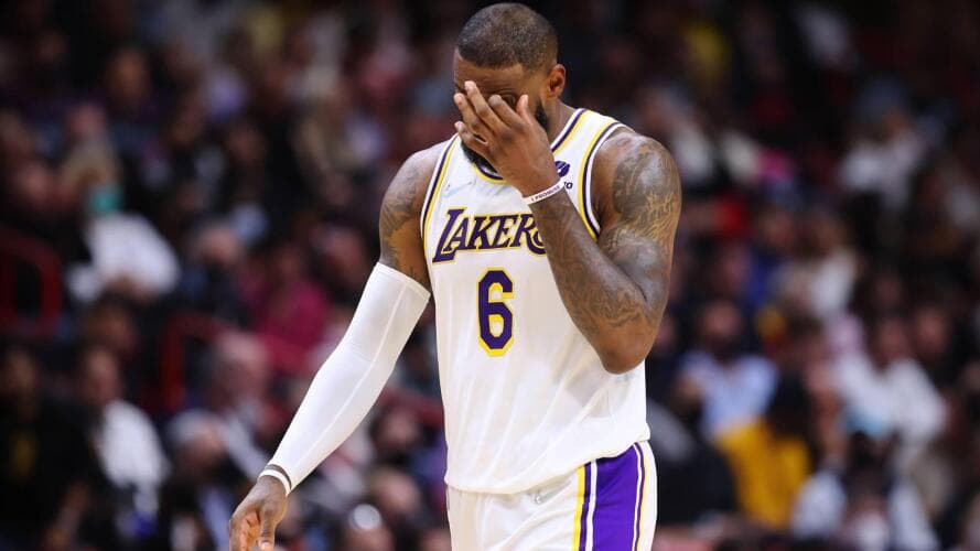 ¡La peor noticia para los Lakers! LeBron puede estar varias semanas de baja 