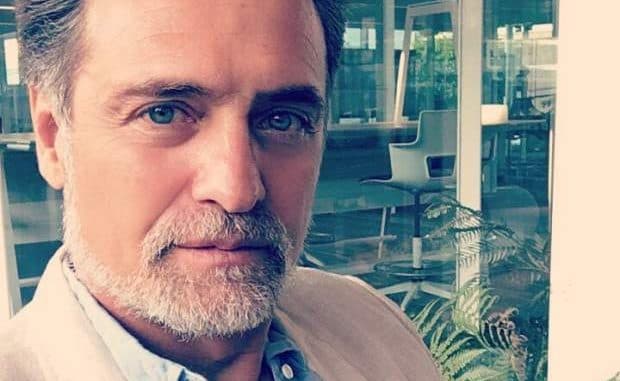 <b>Juan Soler,</b> de 51 años de edad, y quien actualmente participa en la novela 
<b>'Me declaro culpable',</b> es tan rubio que sus canas siempre han sido menos notorias; sin embargo no las ha ocultado y sigue luciendo como todo un galán en las telenovelas.