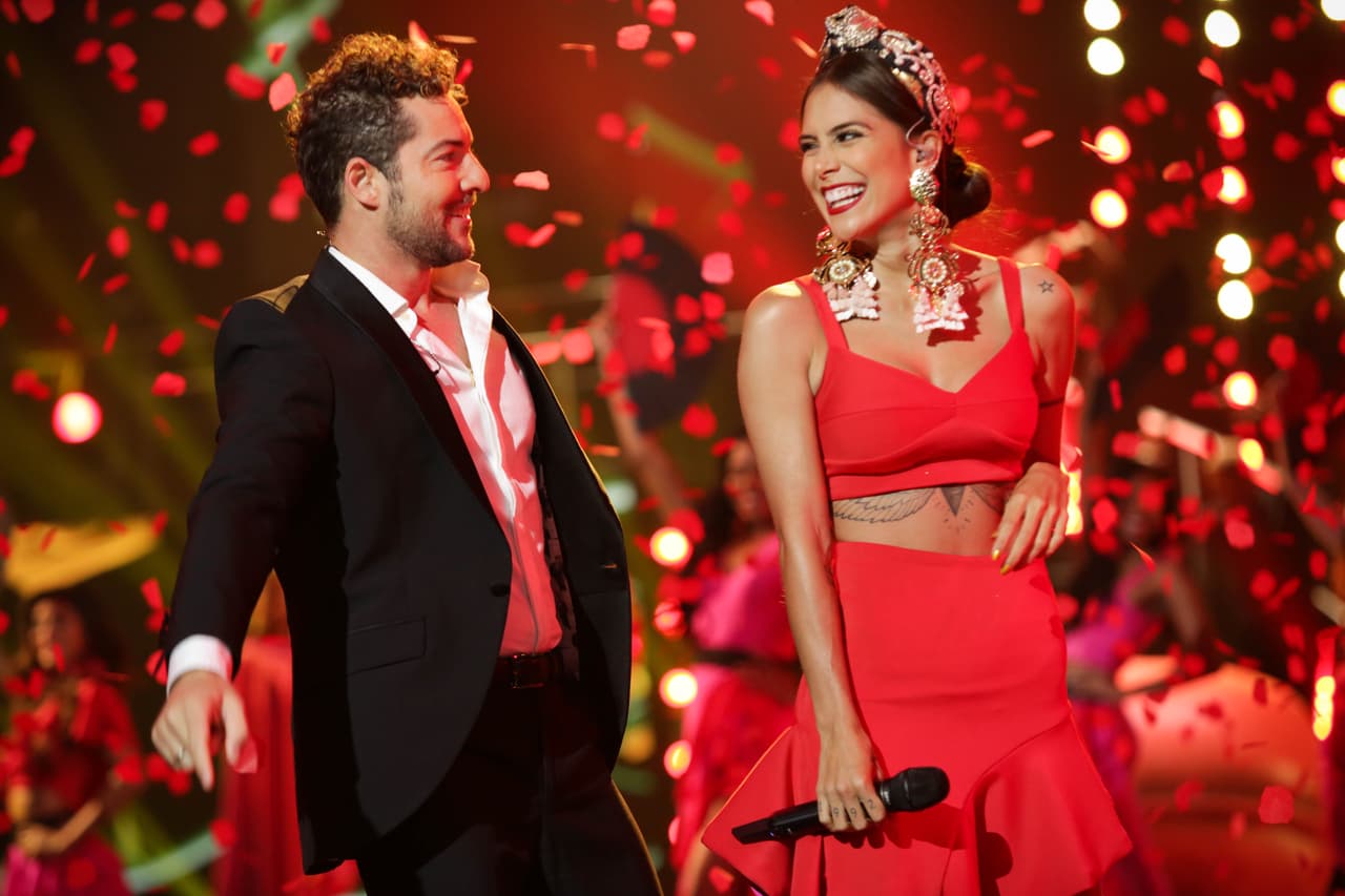 Los cantantes le pusieron ritmo a los pasos de las participantes.