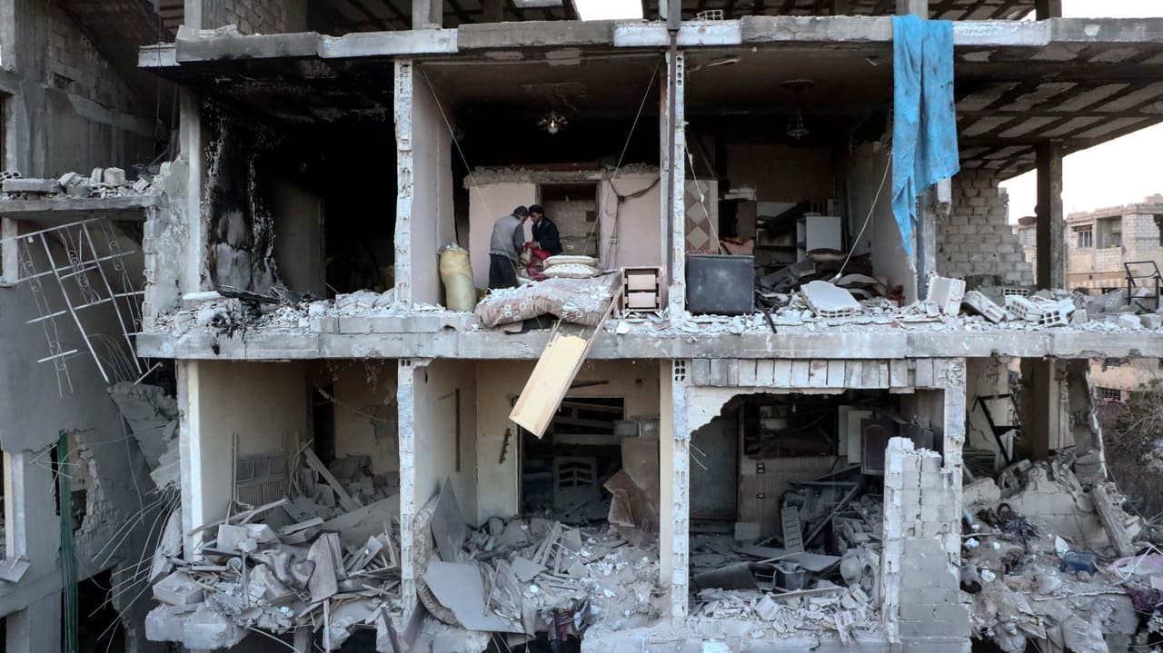 21 de febrero. Este era el hospital de Arbin y así quedó, inutilizable, después de un ataque aéreo de las fuerzas de Assad sobre la zona. Además del de Arbin, otros seis hospitales de Guta también fueron bombardeados en 48 horas entre el 19 y 21 de febrero: tres quedaron fuera de servicio, según la ONU.
<br>