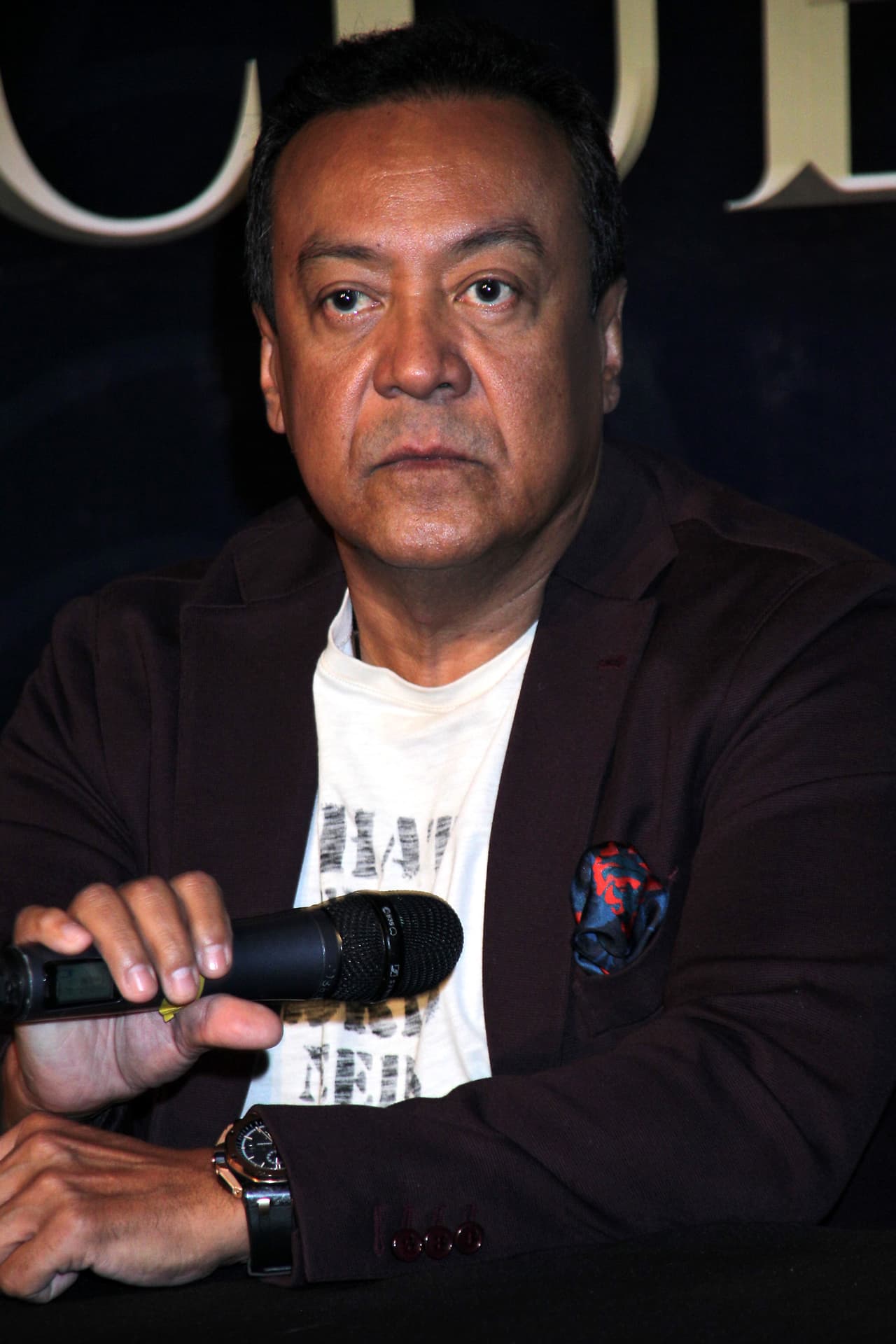 "Yo creo que con esta carta, misiva, amenaza, advertencia o lo que sea, mi querida hermana 
<b>sentenció a muerte la posibilidad de algún encuentro futuro</b>, definitivamente […] Ni modo, a darle a otra cosa, tengo varias hermanas todavía […] Y conste que no fue por mí, eso que quede claro", sentenció.
<br>