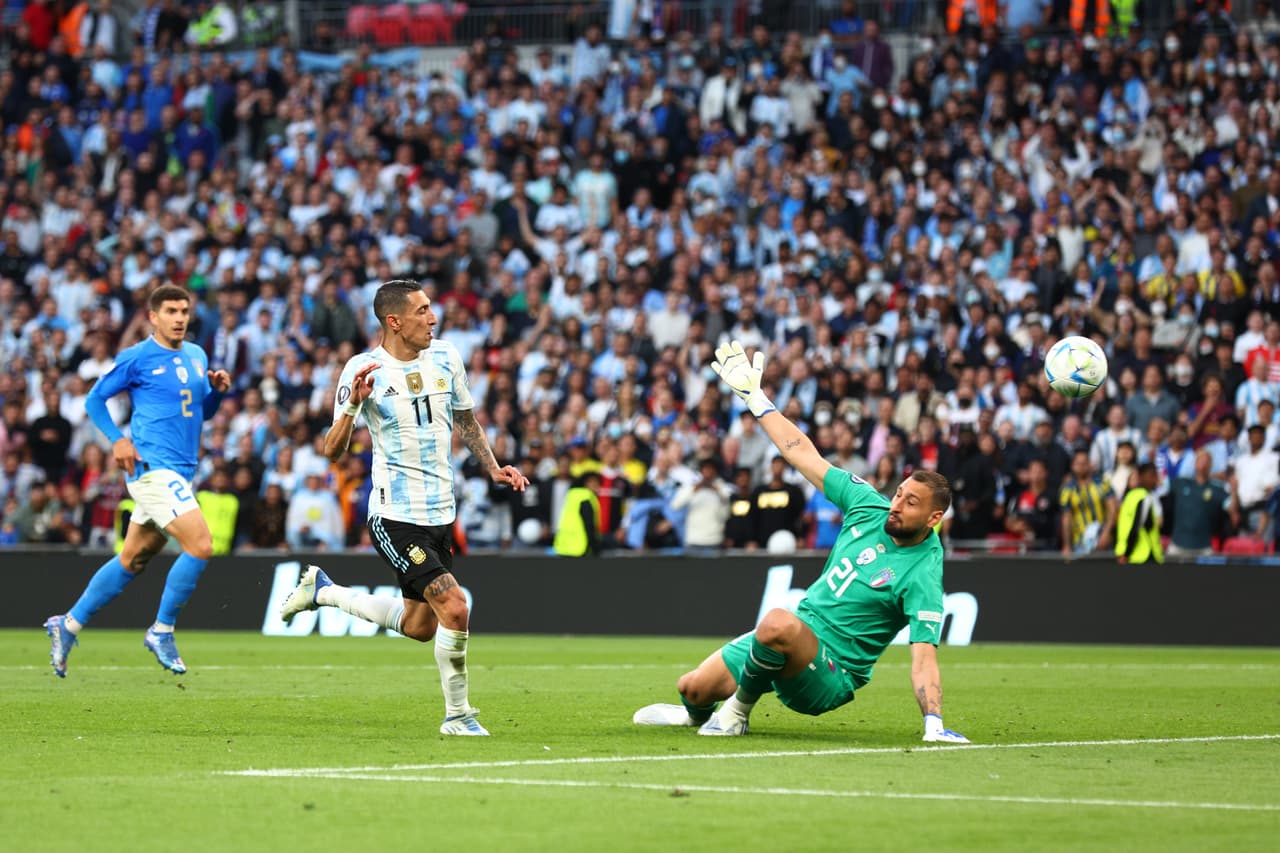 La Argentina de Lionel Messi se llevó la Finalissima 2022 en Wembley con un gran futbol y un gran baile sobre Italia; goles de Lautaro Martínez, Ángel di María y Paulo Dybala.