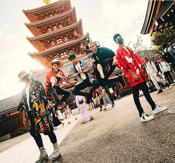 El talento de CNCO ha llegado hasta Japón.