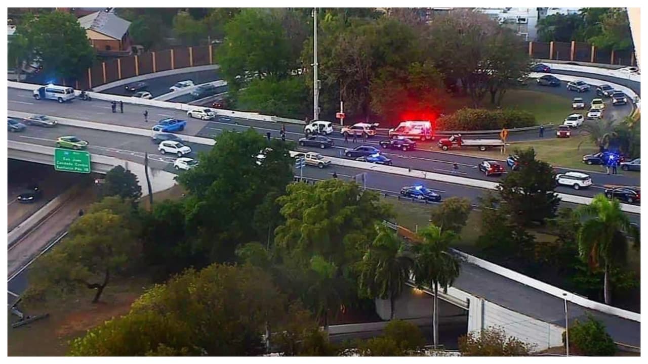 Las autoridades cerraron las vías tras el tiroteo en el expreso Baldorioty de Castro.