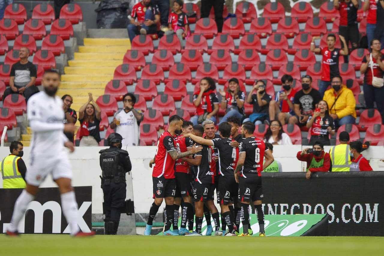 Xolos le remontó al Atlas para derrotarlo 1-2 en el Estadio Jalisco con goles de Lucas Rodríguez y Renato Ibarra en la Jornada 5.