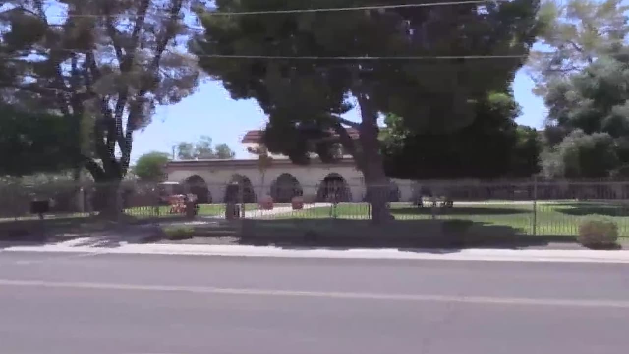 Revocarán licencias de operación a 13 centros que albergan menores inmigrantes en Arizona