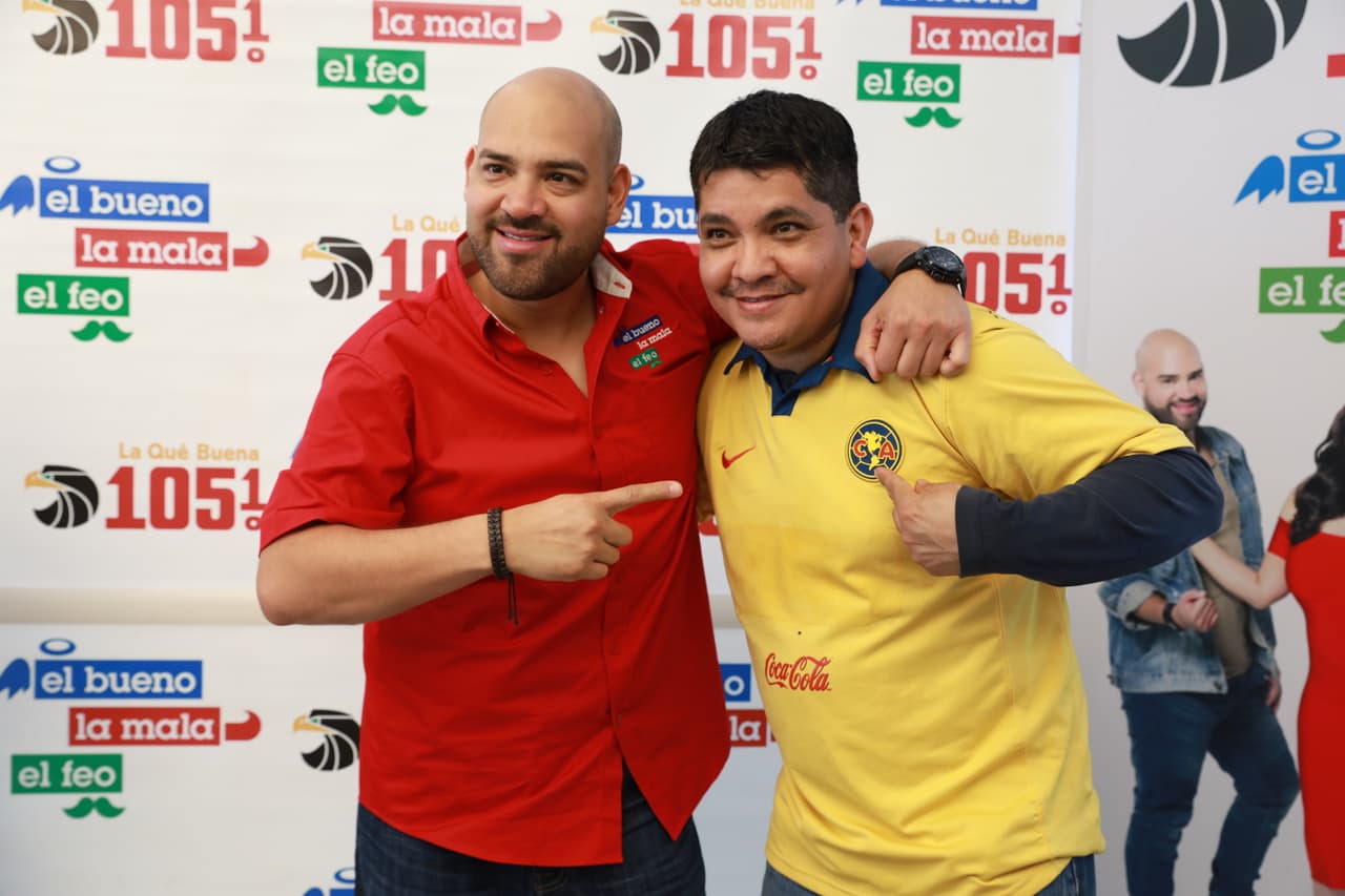 <b>El Pelón</b> se encontró con algunos americanistas y otros hinchas del fútbol que le reclamaron por no haber pagado la apuesta después de la eliminación del
<b>América</b>.