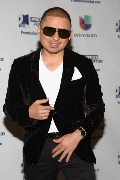 Al filo de la medianoche de este miércoles 19 de enero, Larry Hernández impactó en Instagram con una serie de fuertes imágenes con las que revivió el accidente que sufrió en 2017. 
<br>