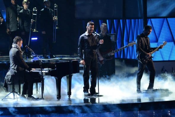 Ricky Martin y Camila dieron una gran sorpresa al interpretar juntos el tema ‘Perdón’.