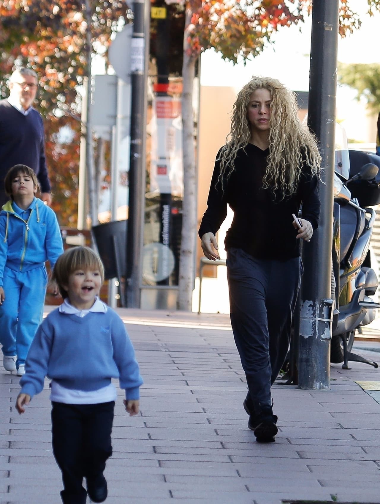 Shakira cancela cuatro conciertos más: sus cuerdas vocales mantienen en suspenso su gira 'El Dorado'