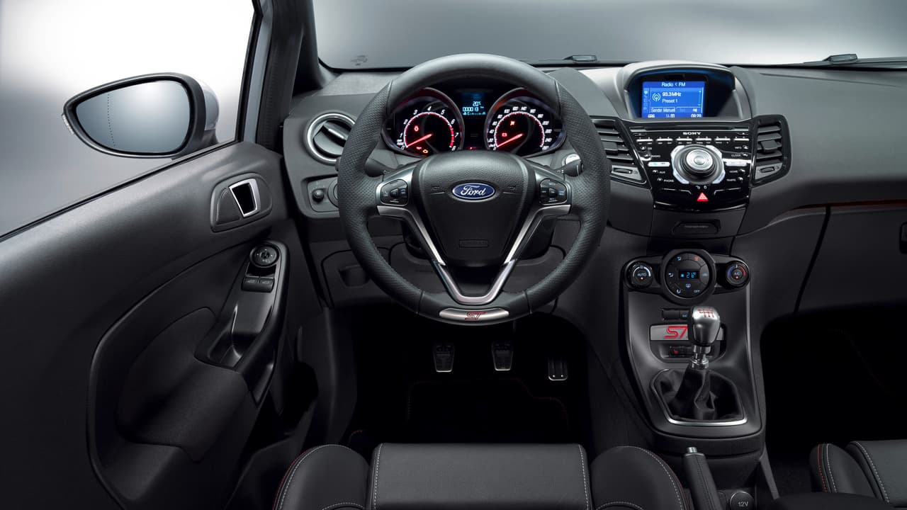 El fabricante señala que ha emprendido una serie de modificaciones en la dirección, volviéndola más precisa y directa