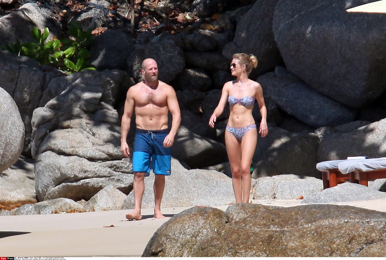 Su pareja es la estrella de acción Jason Statham.