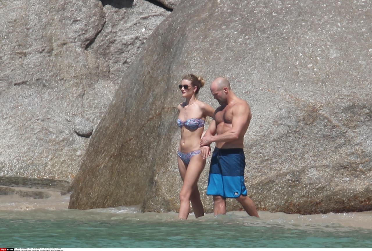 Los dos se dieron un breve chapuzón.