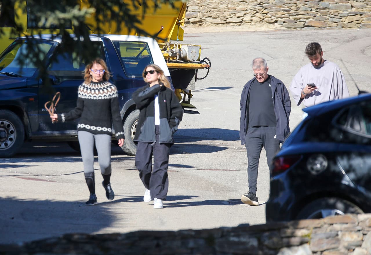 Según la agencia The Grosby Group, las fotos fueron tomadas el pasado 25 de diciembre y muestran cómo la novia del exdeportista parece estar totalmente integrada en la vida familiar del también empresario. 
<br>