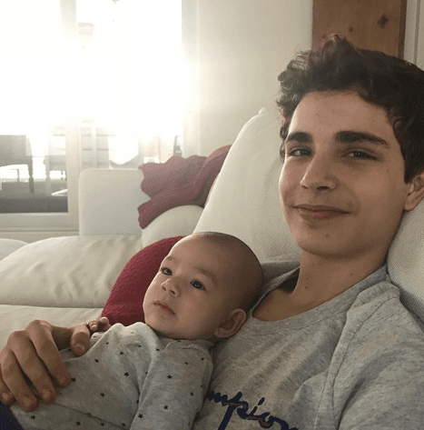 "¿Qué tal mis campeones", Alan comparte esta foto de sus dos hijos varones.