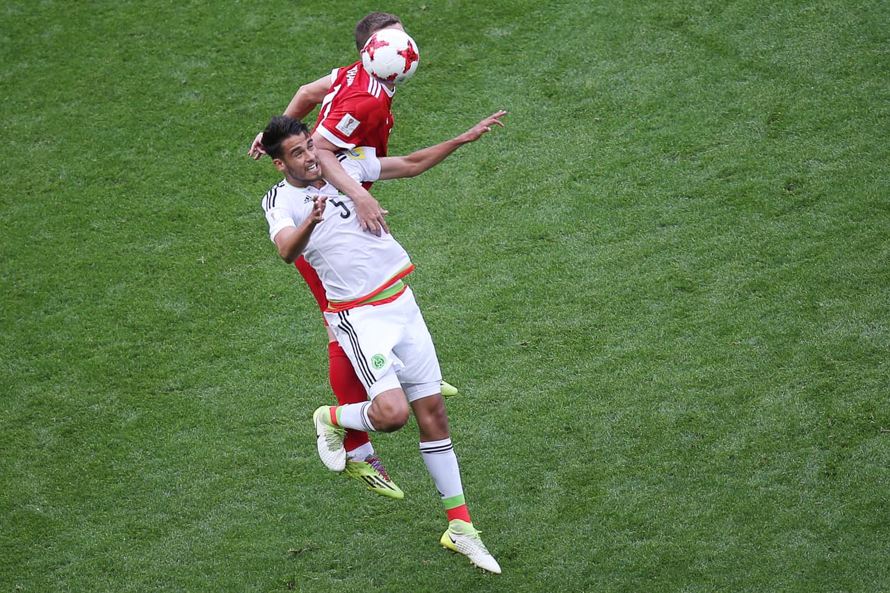 El defensa lucía como uno de los que apoyaría al 'Tri' en su juego aéreo contra rivales como Suecia y Alemania que son unas amenazas en ese campo.