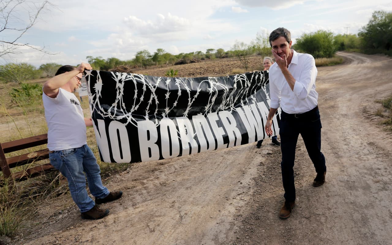 Precandidato presidencial contemplaría darle la ciudadanía a los 11 millones de inmigrantes que están en el país sin permiso
