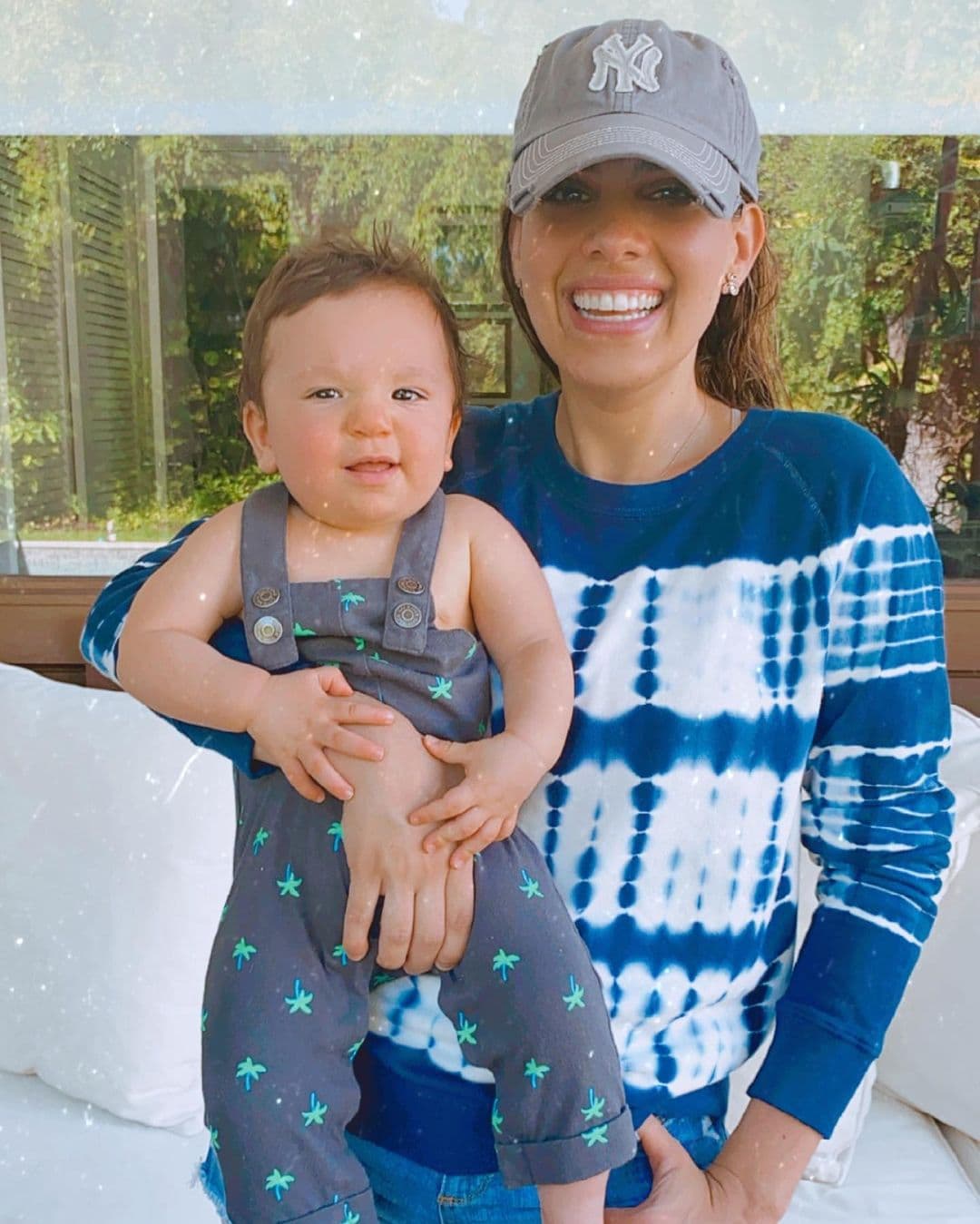 Andrea no es la única que viste a la moda cada que comparte un retrato con su hijo, ¿qué tal el 'outfit' de Dieguito?