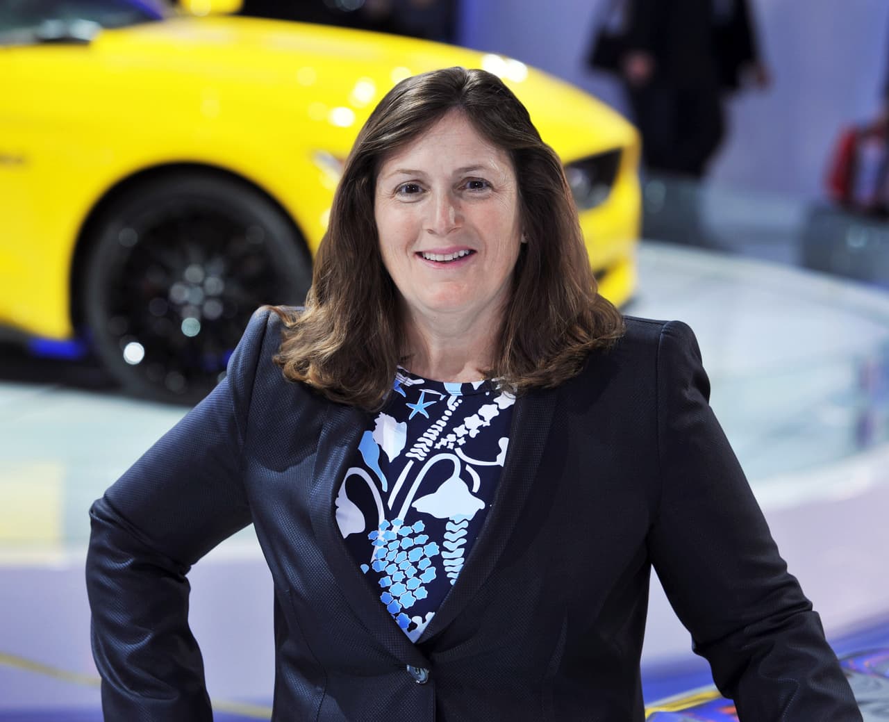 <h3 class="cms-H3-H3"><b>Elena Ford</b></h3>
<br>
<br>Los Ford, la familia real de la industria automotriz, ha dado varias mujeres extraordinarias. Clara, la esposa de Henry Ford y su nuera Eleanor, madre de Henry Ford II, jugaron un papel fundamental en mantener viva la Ford Motor Company durante los turbulentos días del final de la vida de Henry Ford.
<br>
<br>Pero Elena, tataranieta de Henry Ford II, es la primera de las descendientes de Henry Ford en subir el escalafón corporativo de la compañía. Elena Ford comenzó su carrera en Ford en 1995 y hoy ocupa el puesto de directora de experiencia del cliente.