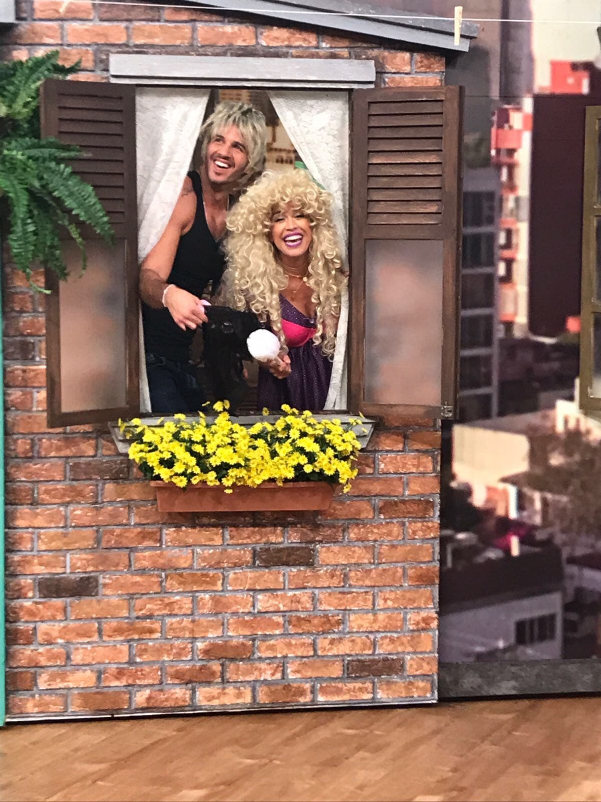 A los vecinos de Barrio Chinche les encanta sacar sus trapitos al sol y hacernos reír con sus ocurrencias.