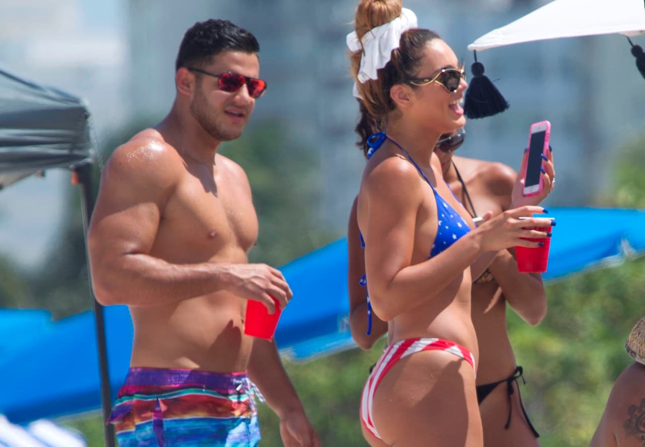 Zuleyka Rivera aprovechó el fin de semana para tomar el sol.