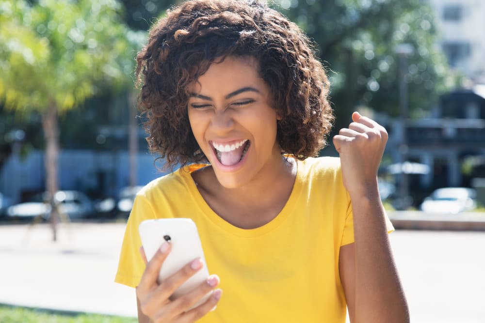 Tauro, toca las puertas y se abrirán, Virgo, comprendes que las cosas no son como pensabas y Capricornio, hay dinero y buenos negocios a la visita.
<br>