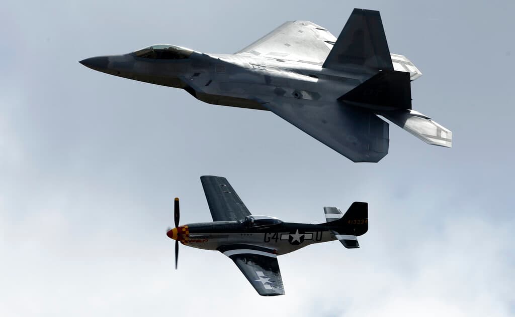 Este fin de semana regresa al área de Sacramento uno de los espectáculos aéreos más esperados, el California Capital Airshow 2022, que está de vuelta en el norte de California. Los cielos de otoño recibirán a una flota de aviones diversos, desde el ultramoderno F-22 Raptor hasta el legendario F4U Corsair de la Segunda Guerra Mundial.
