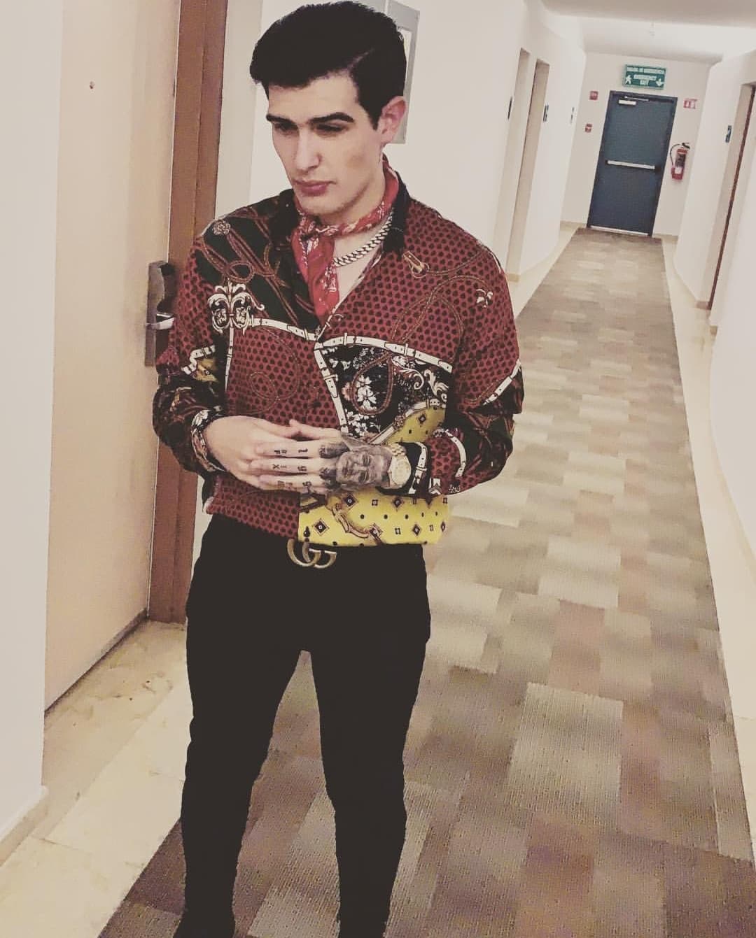 Adriel abrió su corazón y respondió a los cuestionamientos de sus seguidores con gran sinceridad: “Para mí se puede convertir en un gran motor de vida, yo ya tengo 26 años, nadie me mantiene, trabajo solo, estoy echándole muchas ganas a mi carrera, no es algo negativo, se los digo de corazón, yo creo que es más la manera en que todo surgió. Es una bendición de dios”.
<br>