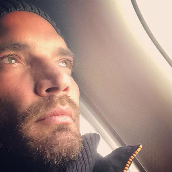 ¿Cuál de los tres se parece más a 
<b><a href="https://www.univision.com/entretenimiento/julian-gil-pide-ayuda-para-la-crisis-por-la-que-pasa-su-amiga-ana-brenda-video">Julián Gil</a></b>?