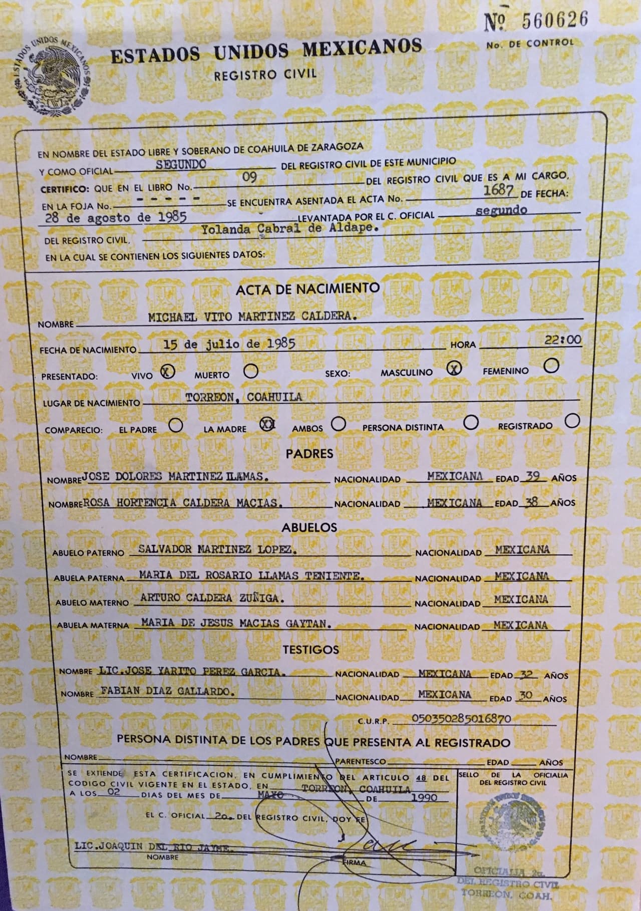 El certificado de nacimiento mexicano de Michael a nombre de Michael Vito Martínez Caldera, fechado el 28 de agosto de 1985, un mes después de su nacimiento.