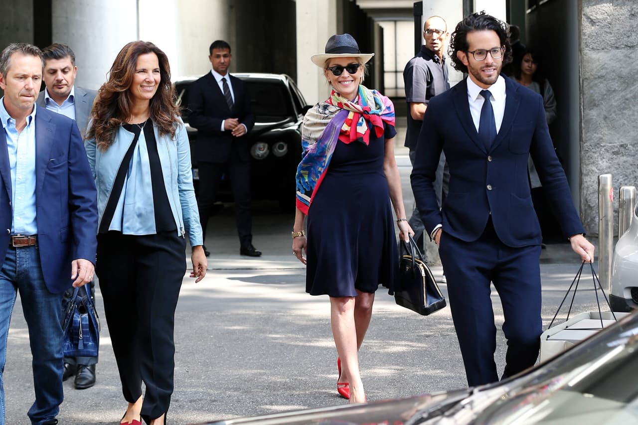 Salió a pasear junto a Roberta Armani.