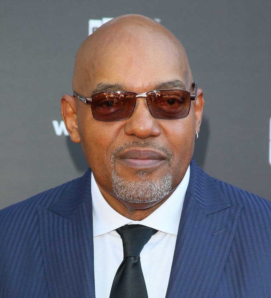 Hoy Ken Foree tiene 74 años y desde sus días en ‘Kenan y Kel’ ha aparecido en ‘Halloween. El origen’ (2007), ‘The Lords of Salem’ (2012), ‘Horror Noire: A History of Black Horror’ (2019), ‘Nightwalkers’ (2019) y ‘John Henry’ (2020).