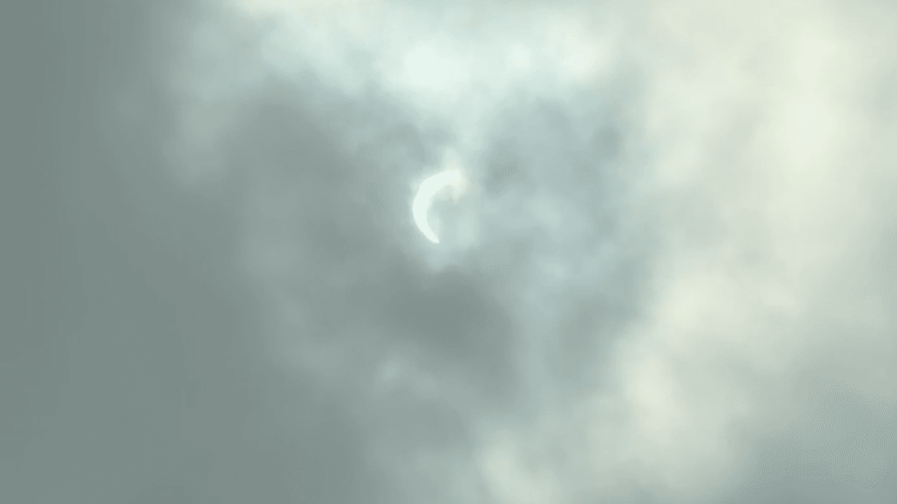 Conforme la totalidad se acercaba, la luz cada vez disminuía más.