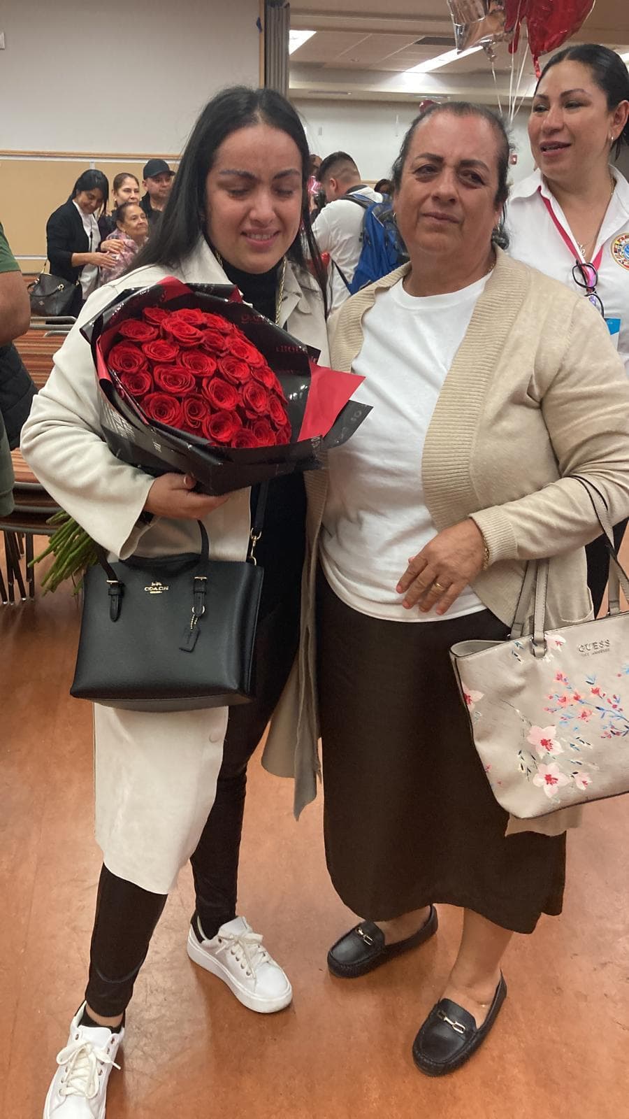 Este martes se pudieron reencontrar más de 70 familias mexicanas en la ciudad de San Francisco, gracias al programa de reunificación familiar de la Convención Internacional de Derechos Humanos y Migración. Padres e hijos que llevaban hasta 30 años sin poder verse lograron hacer ese sueño realidad.